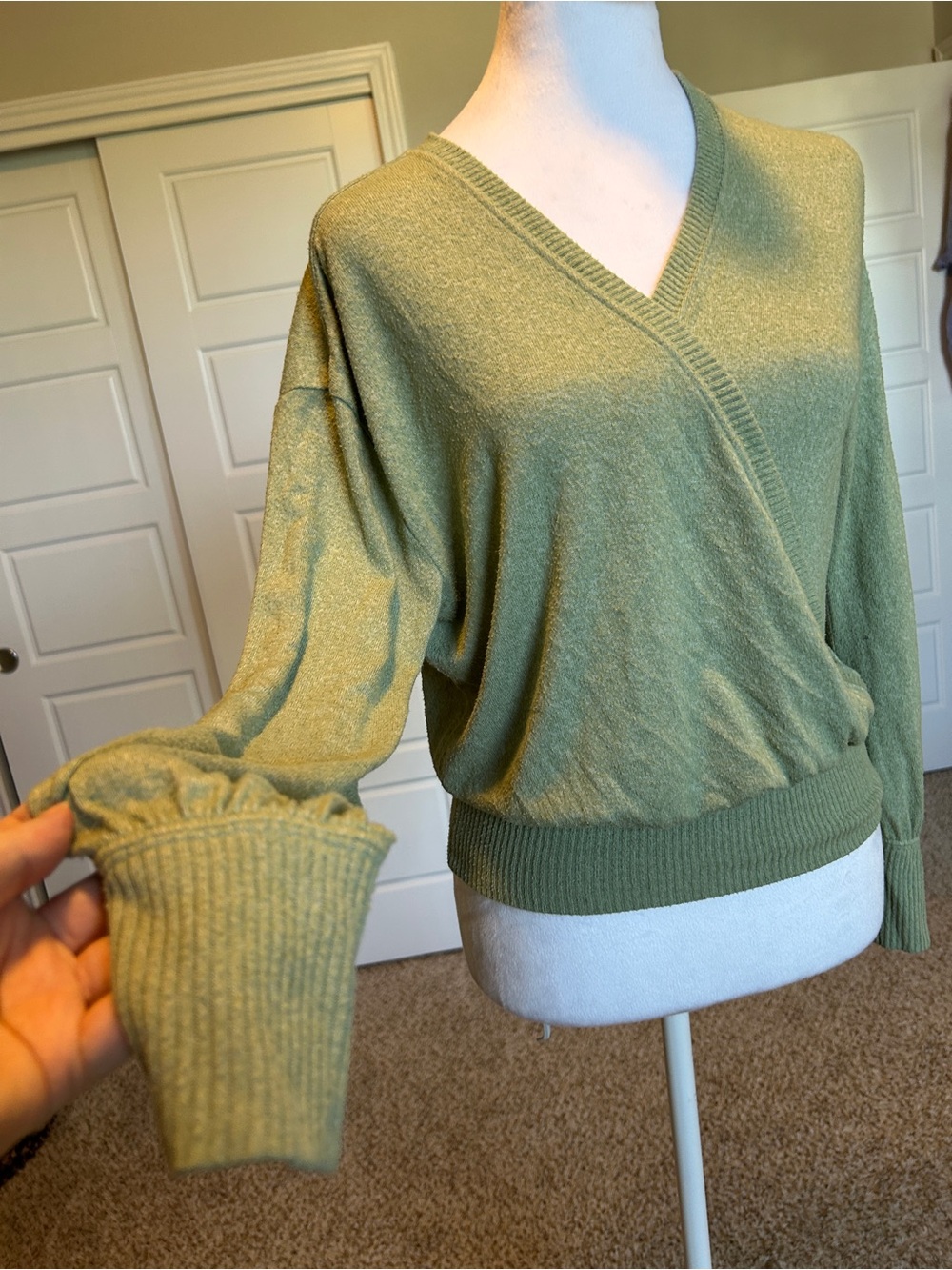 ANTHROPOLOGIE Surplice Crossover Long-Sleeve Green Top Size XS